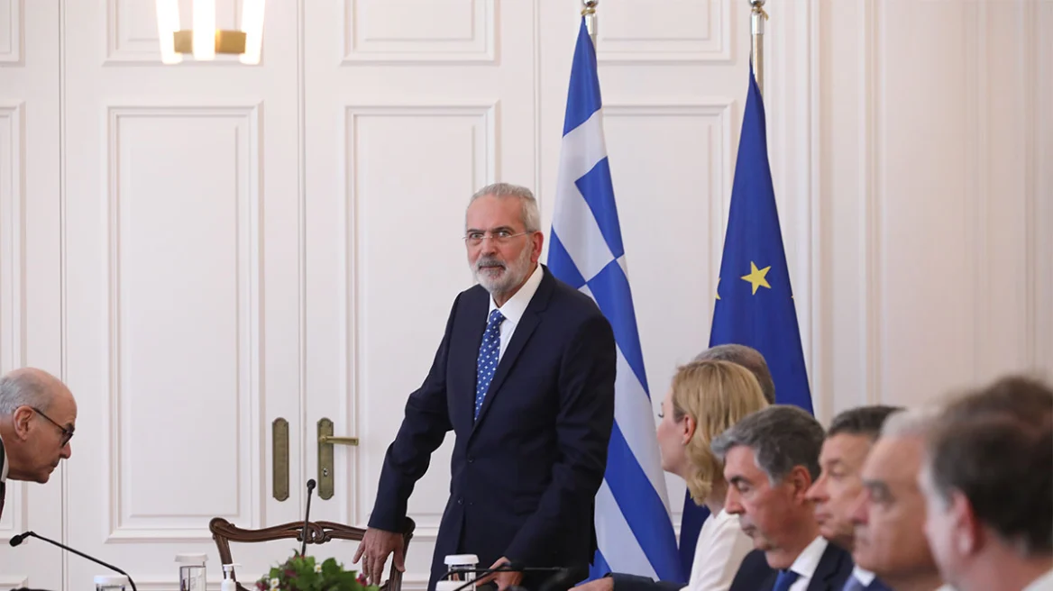 Σαρμάς στο υπουργικό συμβούλιο: Η υπηρεσιακή κυβέρνηση δεν μπορεί να επέμβει στον προεκλογικό αγώνα