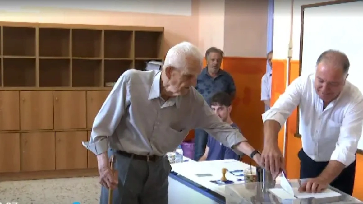 Οι κάλπες χρόνια δεν κοιτούν – Ψηφοφόρος… ετών 99 στο Ροδολίβος Σερρών