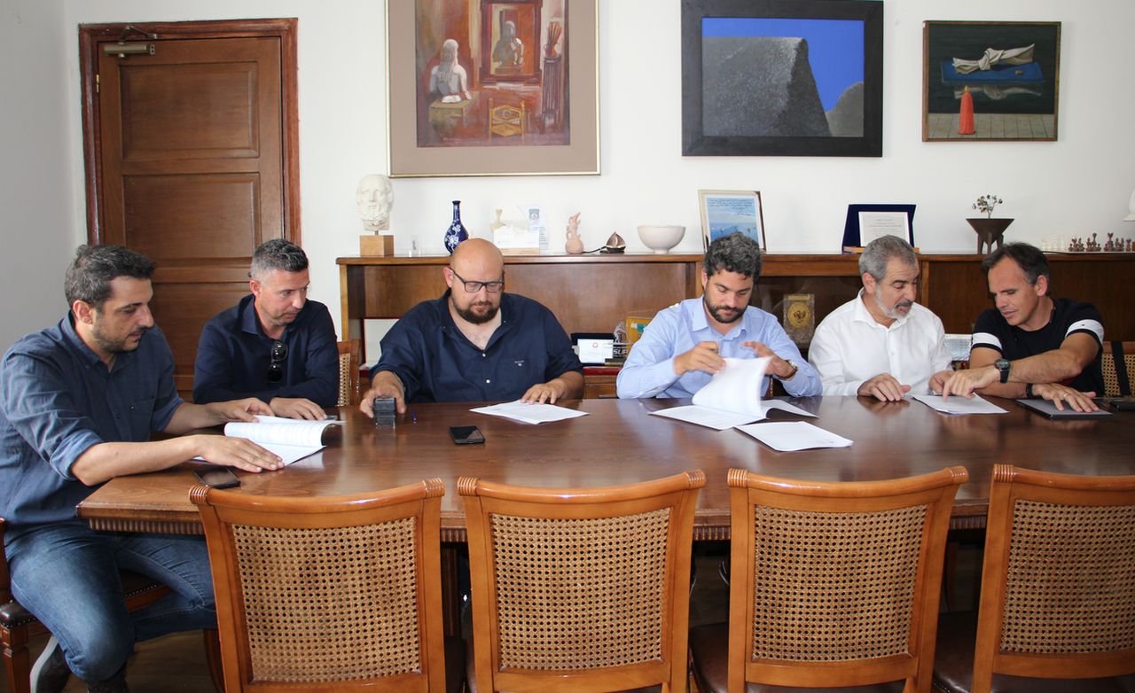 Αναβαθμίζονται οι αθλητικές εγκαταστάσεις του Δήμου Χανίων