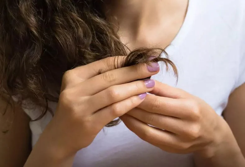 Έφηβη με σύνδρομο Rapunzel στην Θεσσαλονίκη: Έτρωγε τρίχες από τα μαλλιά της για τουλάχιστον 12 χρόνια