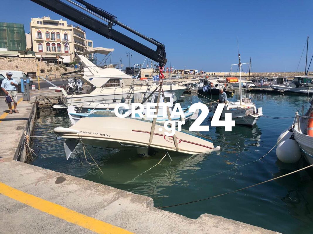 Ηράκλειο: Αναποδογύρισε βάρκα στο λιμάνι (εικόνες)