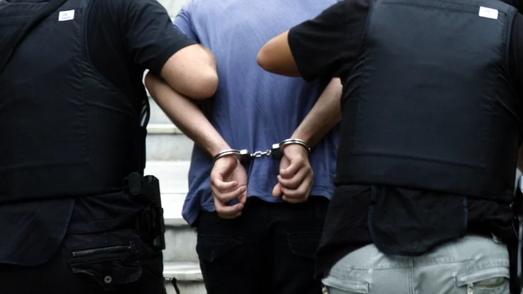 Συνελήφθη αλλοδαπός που διώκεται με ευρωπαϊκό ένταλμα σύλληψης