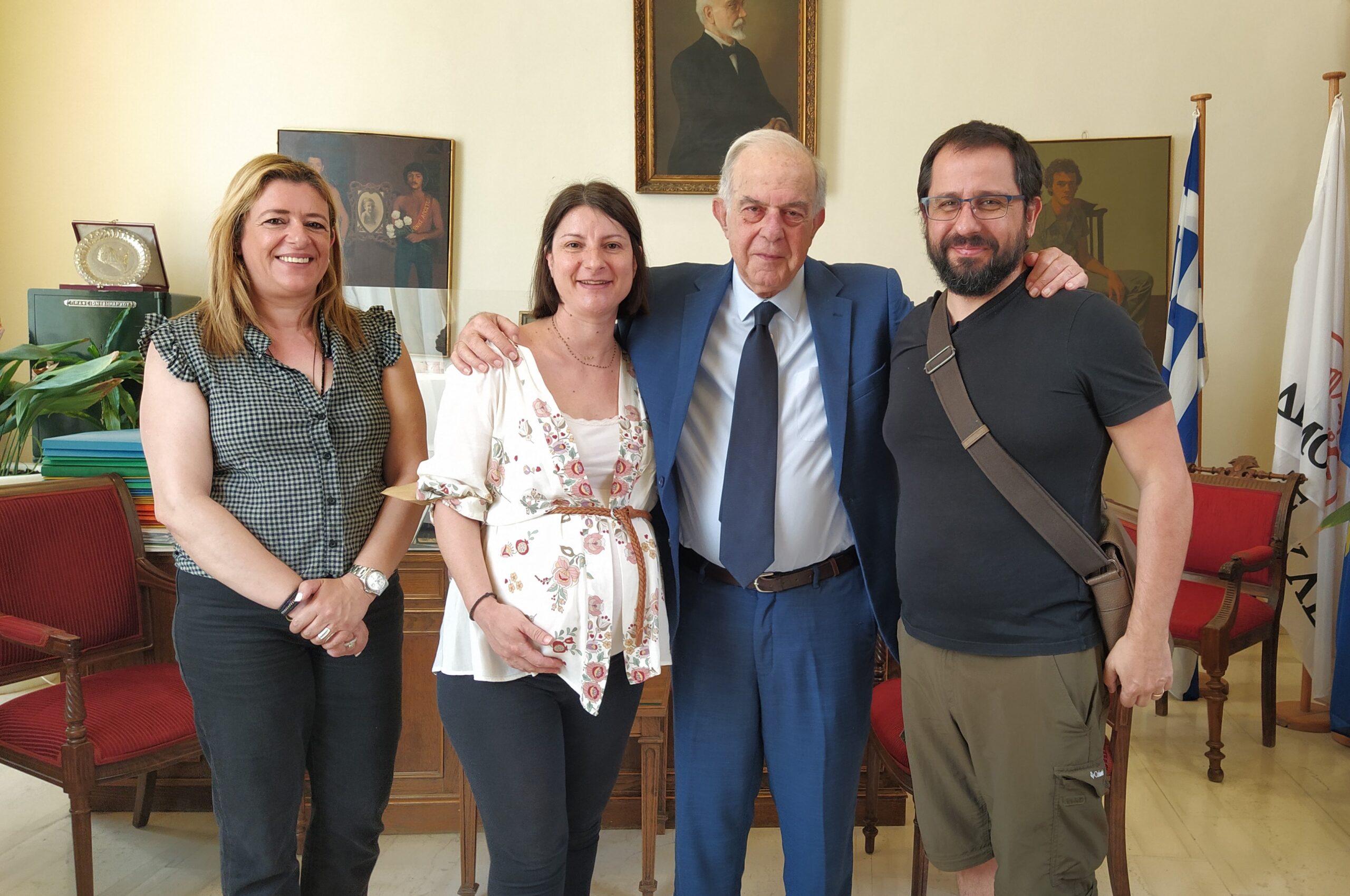 Ορκωμοσία νέας υπαλλήλου από τον Δήμαρχο Ηρακλείου Βασίλη Λαμπρινό