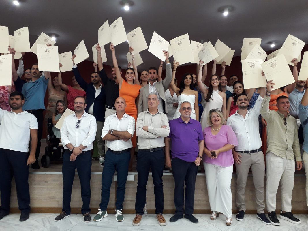 Πανεπιστήμιο Κρήτης: Παρουσία του προέδρου του ΟΕΕ η ορκωμοσία των αποφοίτων του Τμήματος Οικονομικών Επιστημών