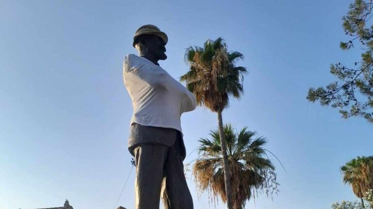 Χανιά: Άγνωστοι βανδάλισαν το άγαλμα του Ελ. Βενιζέλου