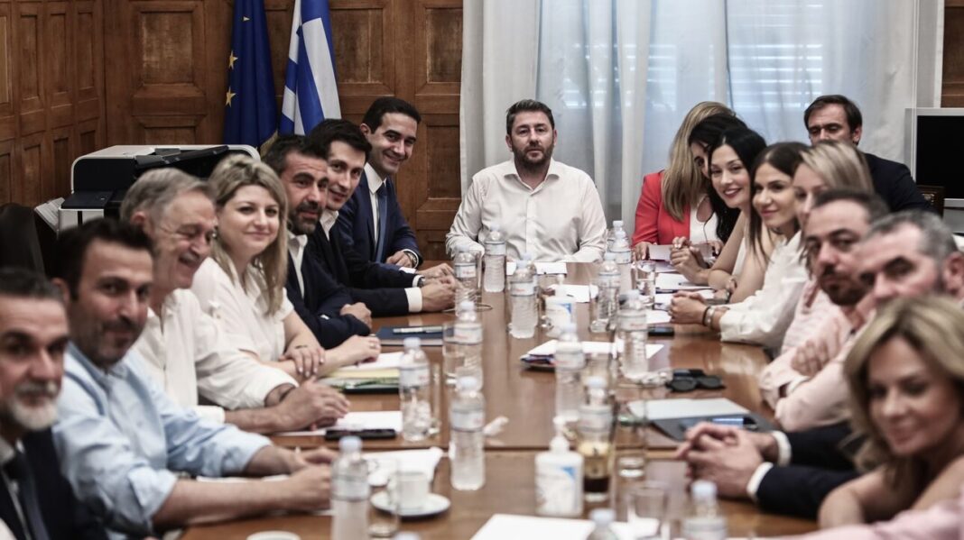 Αυτοί είναι οι «σκιώδεις» υπουργοί του ΠΑΣΟΚ: Ποιοι Kρητικοί βουλευτές αναλαμβάνουν KTE