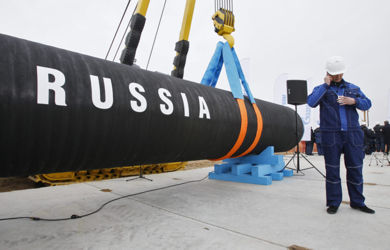 Η Ρωσία οικειοθελώς θα μειώσει τις εξαγωγές πετρελαίου τον Αύγουστο