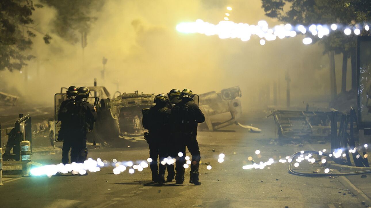 Γαλλία: Σημάδια εκτόνωσης των συγκρούσεων – Εκατοντάδες συλλήψεις, σε επιφυλακή η αστυνομία