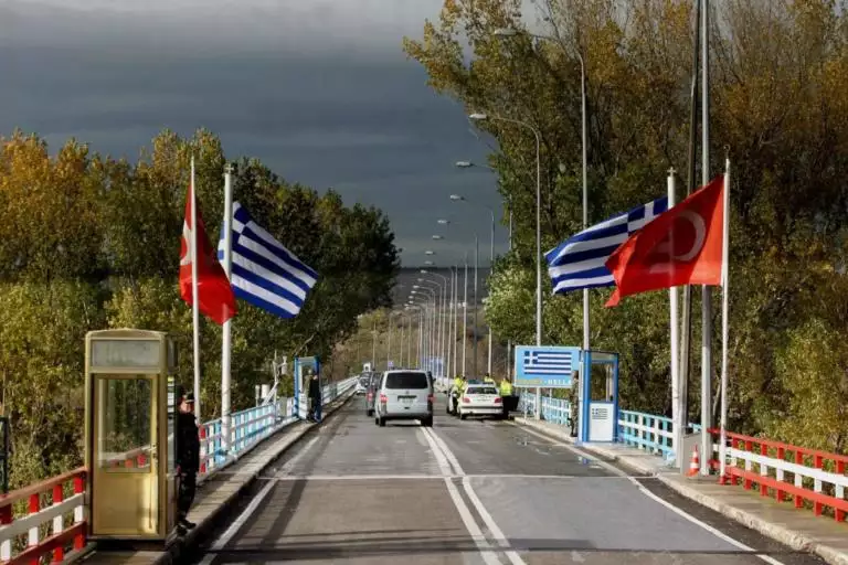 Tούρκος πάτησε Έλληνα στα σύνορα με αυτοκίνητο – Χαροπαλεύει ο τραυματίας από την παράσυρση