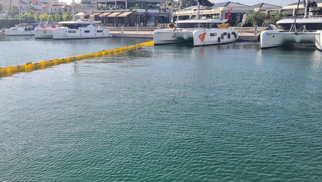 Θαλάσσια ρύπανση σε δύο περιοχές της Ελλάδας