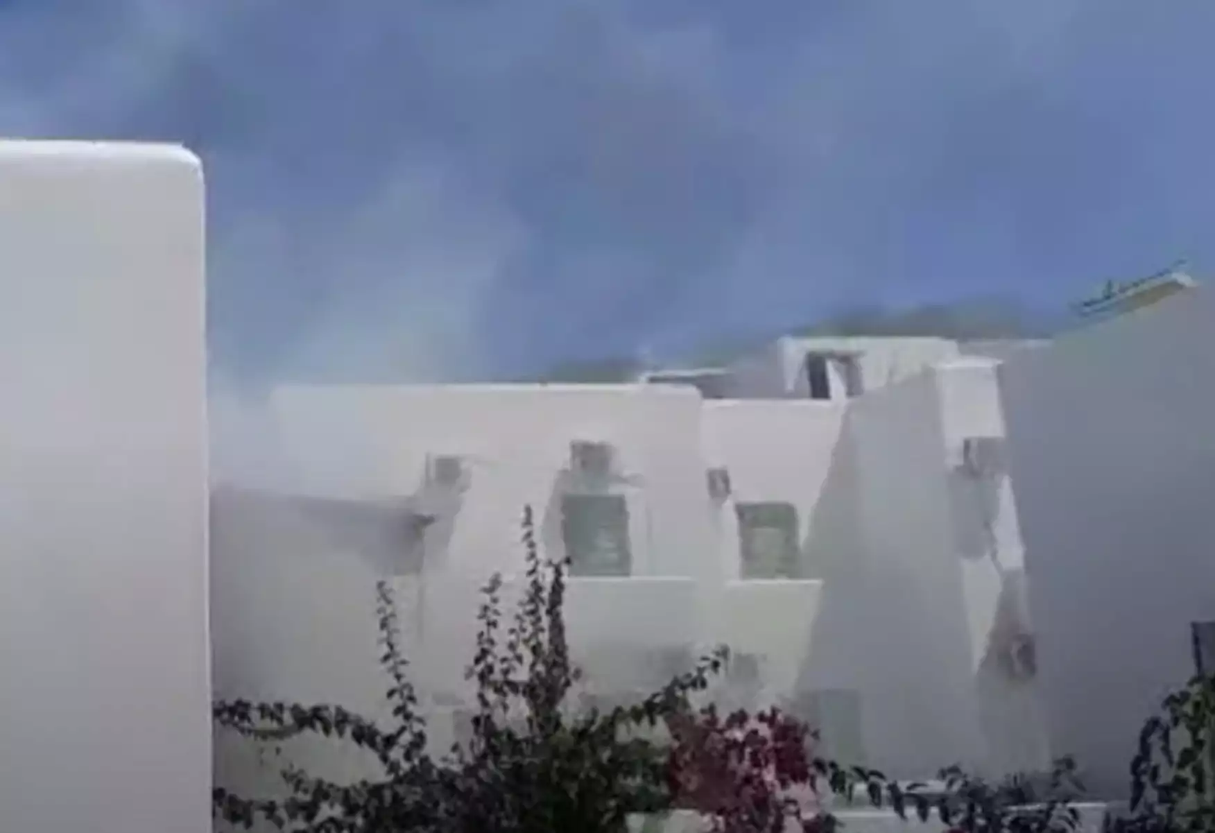 Πάρος: Φωτιά στα Λιβάδια Παροικιάς από κλιματιστικά καταστήματος – Βίντεο