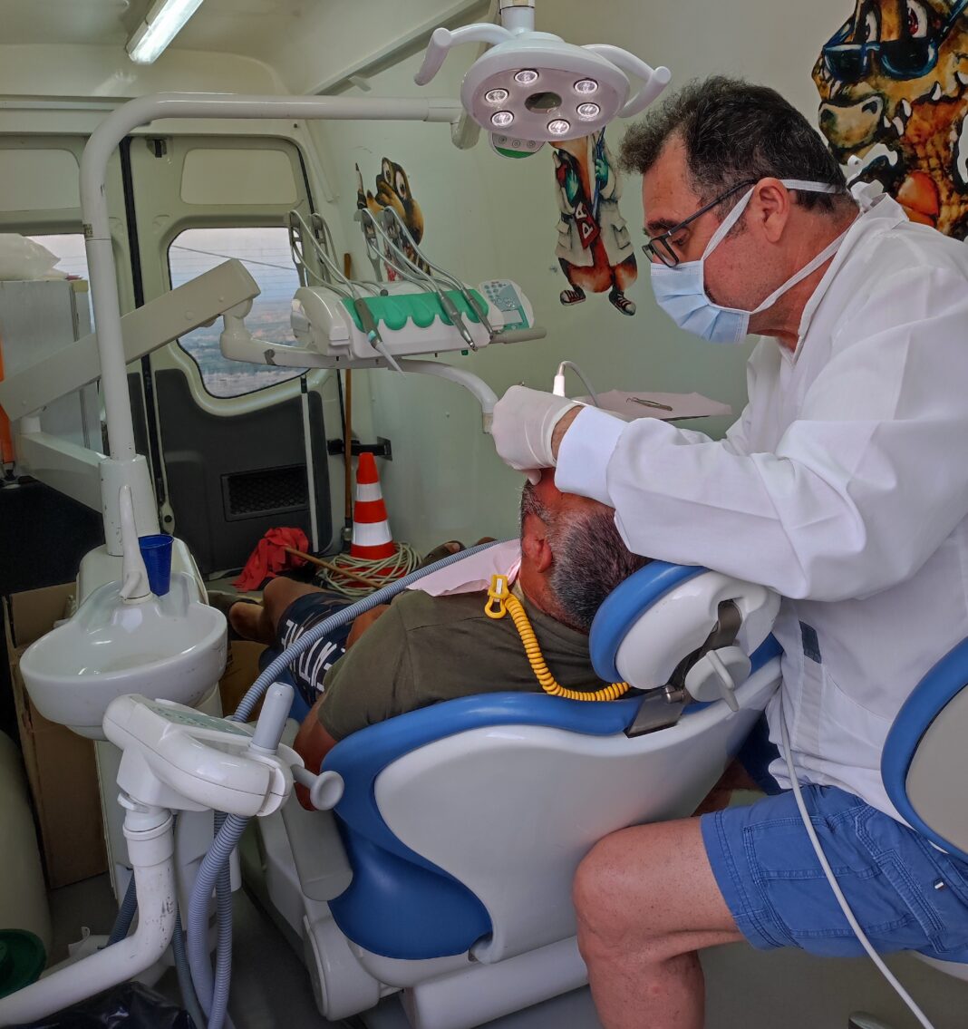 Η Κινητή Οδοντιατρική Μονάδα της Περιφέρειας Κρήτης ταξίδεψε στην ακριτική Γαύδο