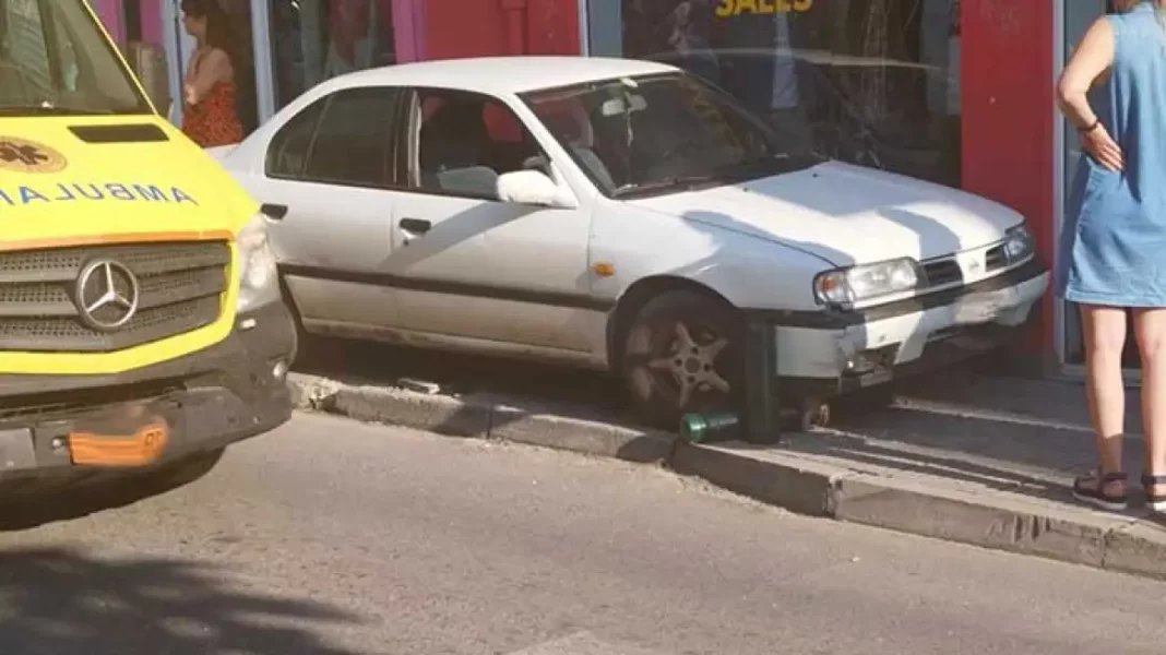 Νεκρός 54χρονος που έπεσε με το αυτοκίνητό του πάνω σε βιτρίνα καταστήματος