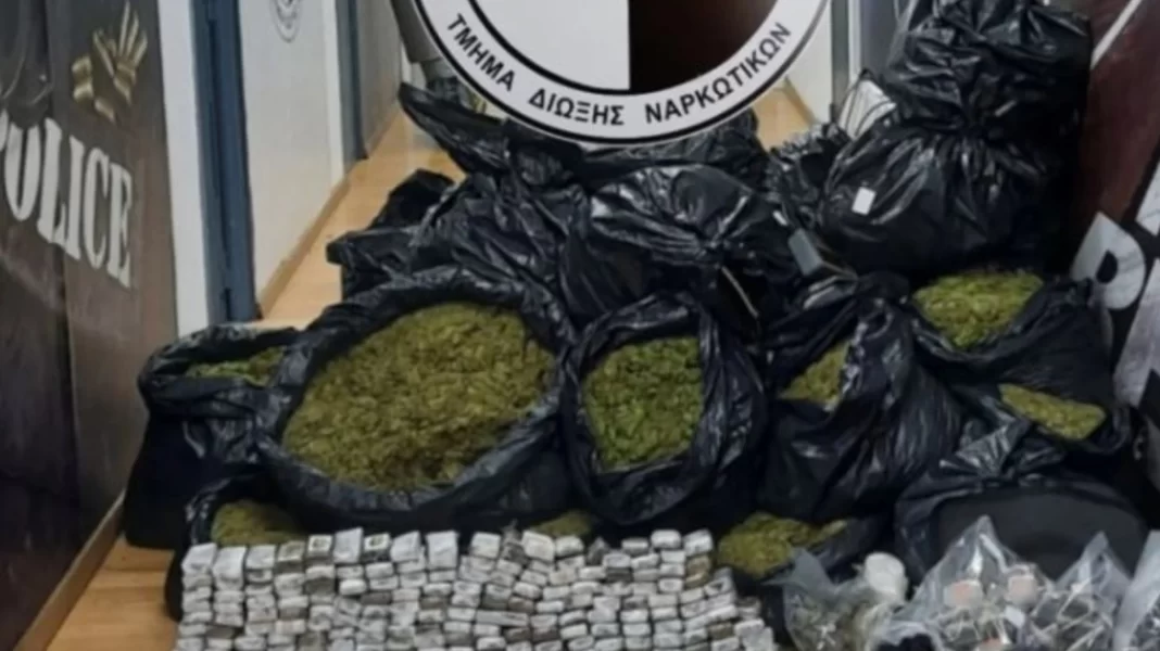 Αστυνομικοί από το Ηράκλειο «ξεσκέπασαν» βίλα-φυτώριο χασίς στην Αττική