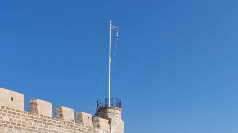 Κρήτη: Μετά την κατακραυγή αντικατέστησαν την ελληνική σημαία στο Φρούριο του Φιρκά