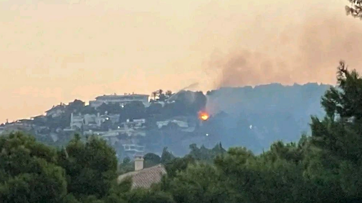 Συναγερμός στην Πυροσβεστική για φωτιά στην Κηφισιά – Καλύτερη η εικόνα στο μέτωπο