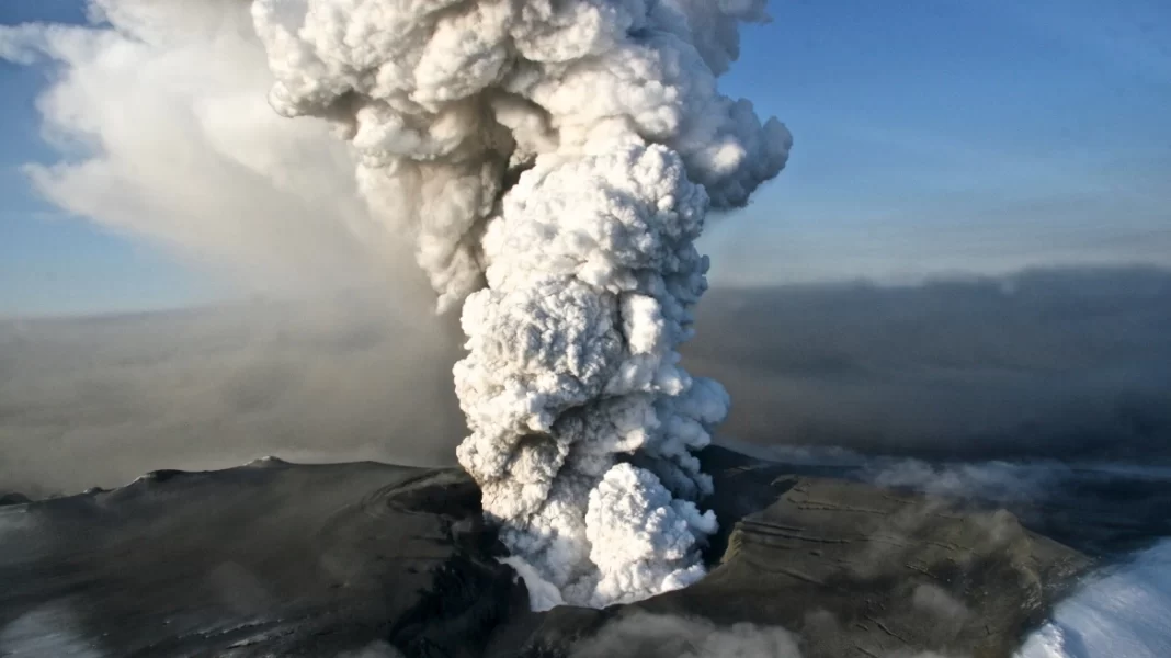 Ισλανδία: Φόβοι για έκρηξη του ηφαιστείου – Σχεδόν 2.000 αλλεπάλληλοι σεισμοί σε 24 ώρες