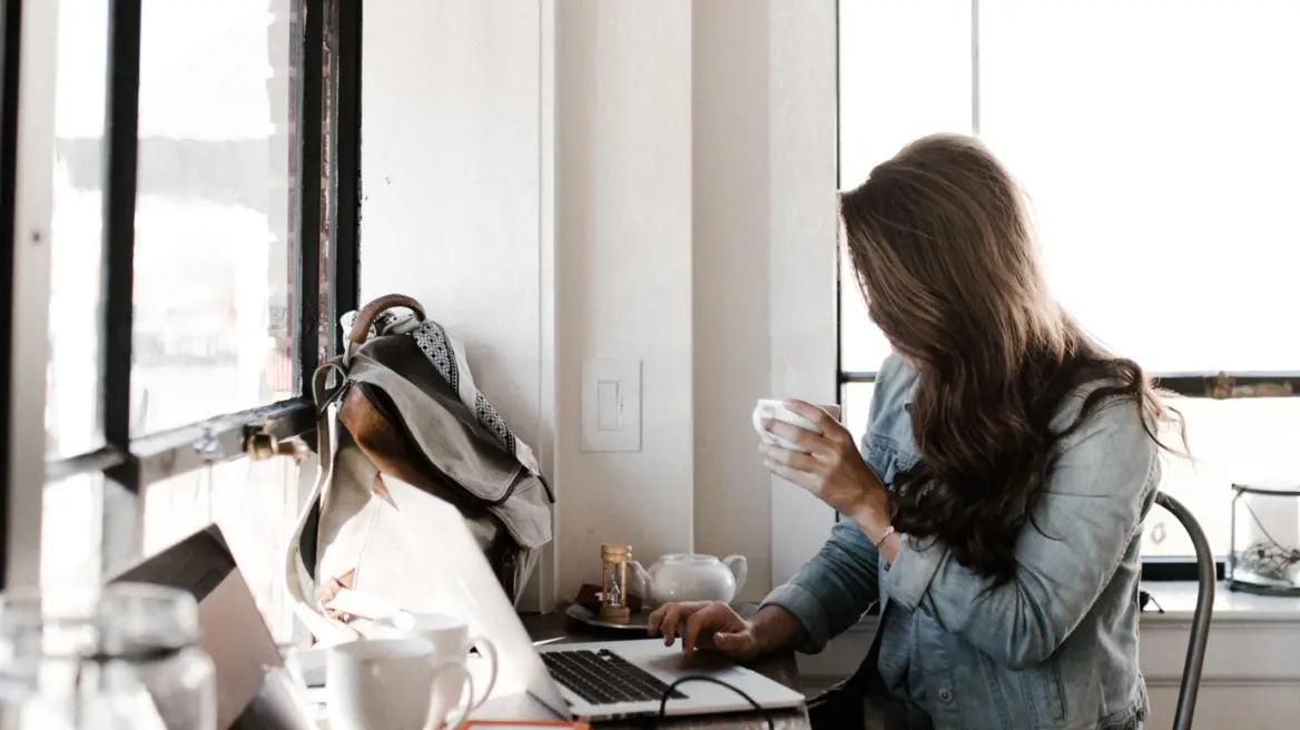 Καύσωνας προ των πυλών: Τι πρέπει να προσέχουν οι εργαζόμενοι