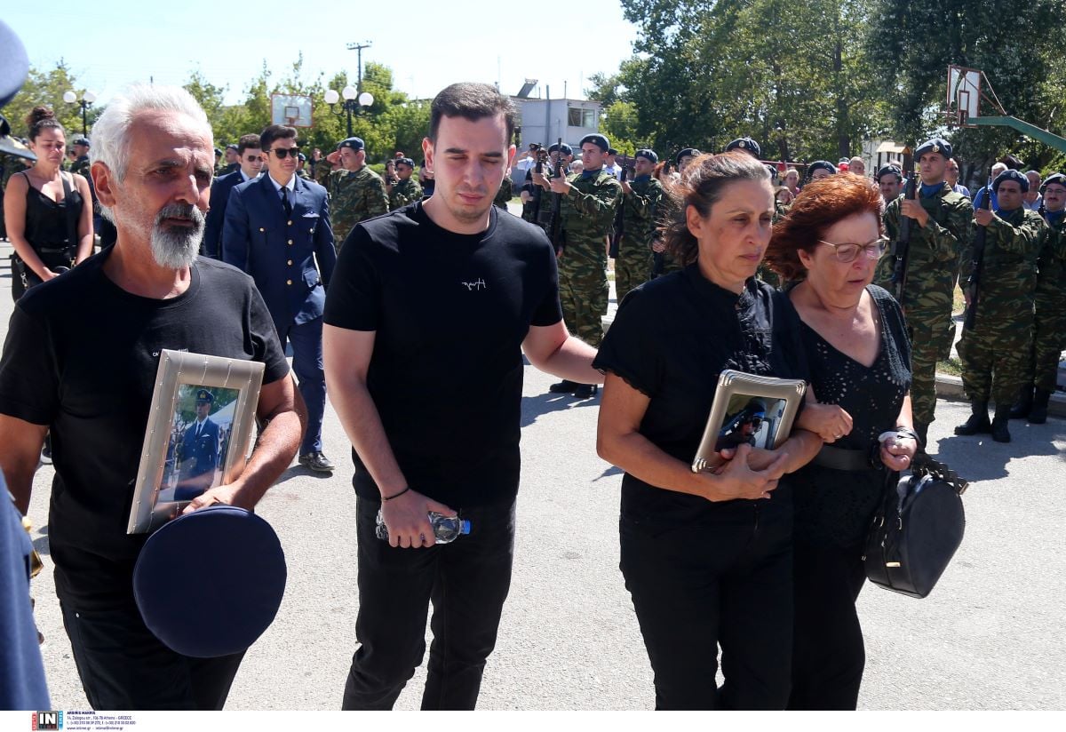Θρήνος στην κηδεία του συγκυβερνήτη του Canadair, Περικλή Στεφανίδη
