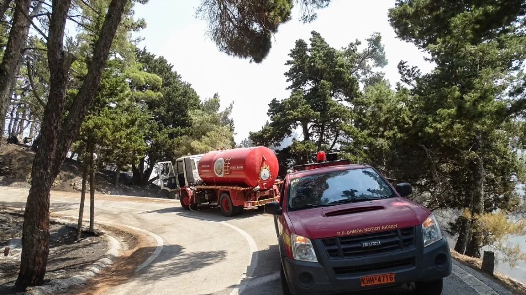 Εκτός ελέγχου η πυρκαγιά στη Ρόδο: Νέο μήνυμα του 112 για να εκκενωθούν δύο ακόμη χωριά