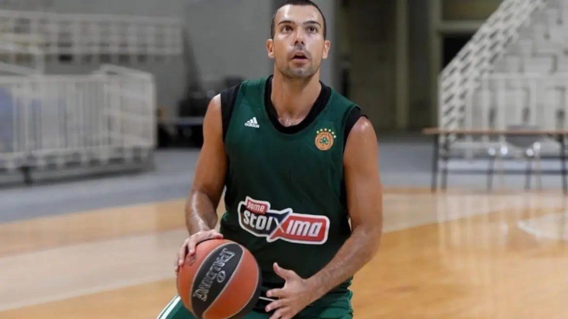 Κώστας Σλούκας: Η πρώτη του φωτογραφία με την πράσινη φανέλα