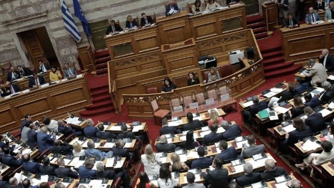 Τέσσερις δικογραφίες διαβιβάστηκαν στη Βουλή – Ποια πολιτικά πρόσωπα αφορούν