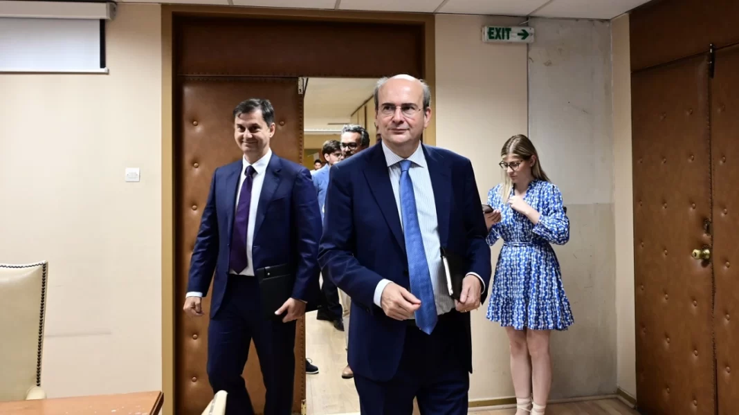 Υπουργείο Οικονομικών: Αποκαλυπτήρια για τα 8 μέτρα-ανάσα – Νέο market pass και μέση αύξηση €1.292 στο Δημόσιο