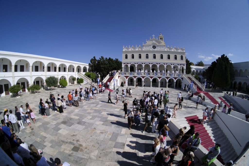 «Καλή Παναγιά»: Η φράση που έγινε «μόδα» το Δεκαπενταύγουστο – Είναι σωστή ή όχι;