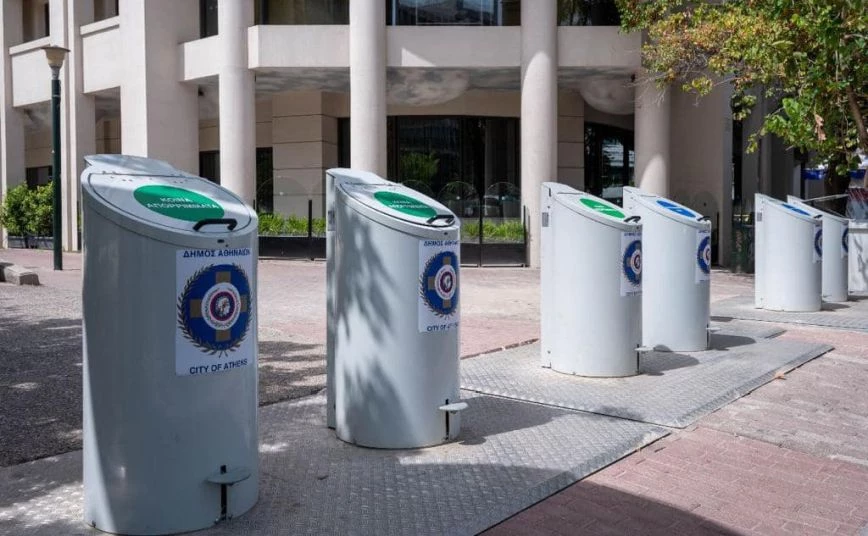 Οι πρώτοι βυθιζόμενοι κάδοι μπήκαν και ήδη λειτουργούν στην Αθήνα – Τα σημεία όπου βρίσκονται