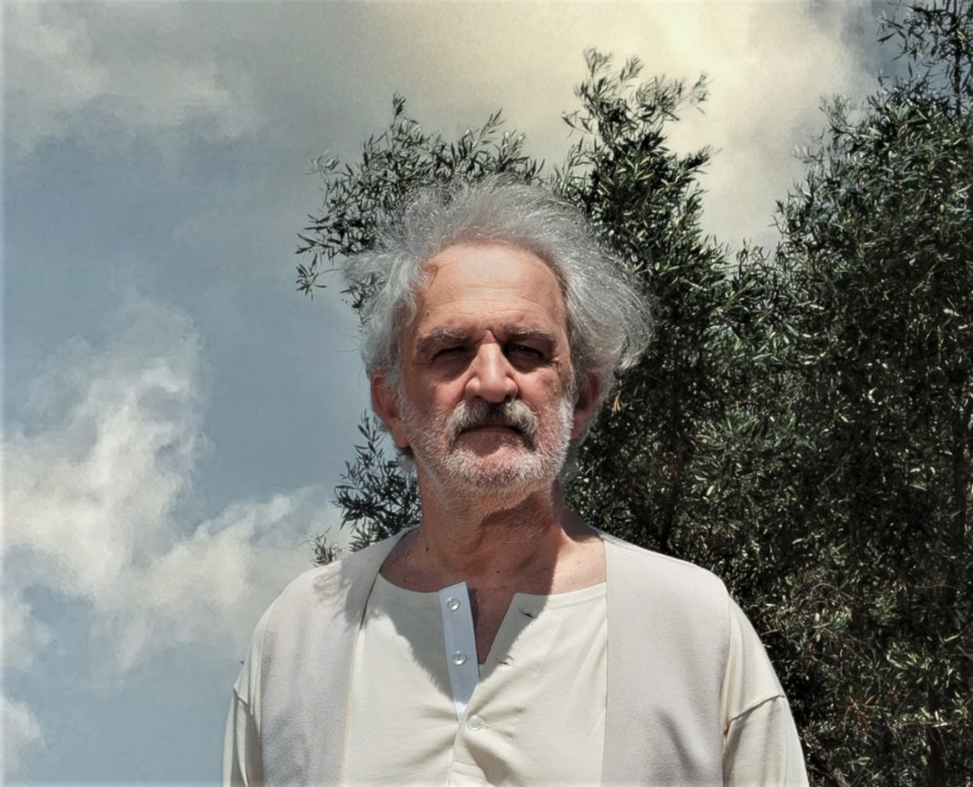 Η τραγωδία του Σοφοκλή «Οιδίπους επί Κολωνώ» με τον Δημήτρη Καταλειφό στο Κηποθέατρο «Ν. Καζαντζάκης»