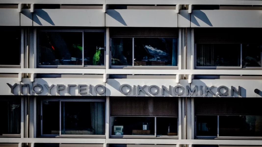 Το φθινοπωρινό στοίχημα της κυβέρνησης για αύξηση δαπανών και εσόδων
