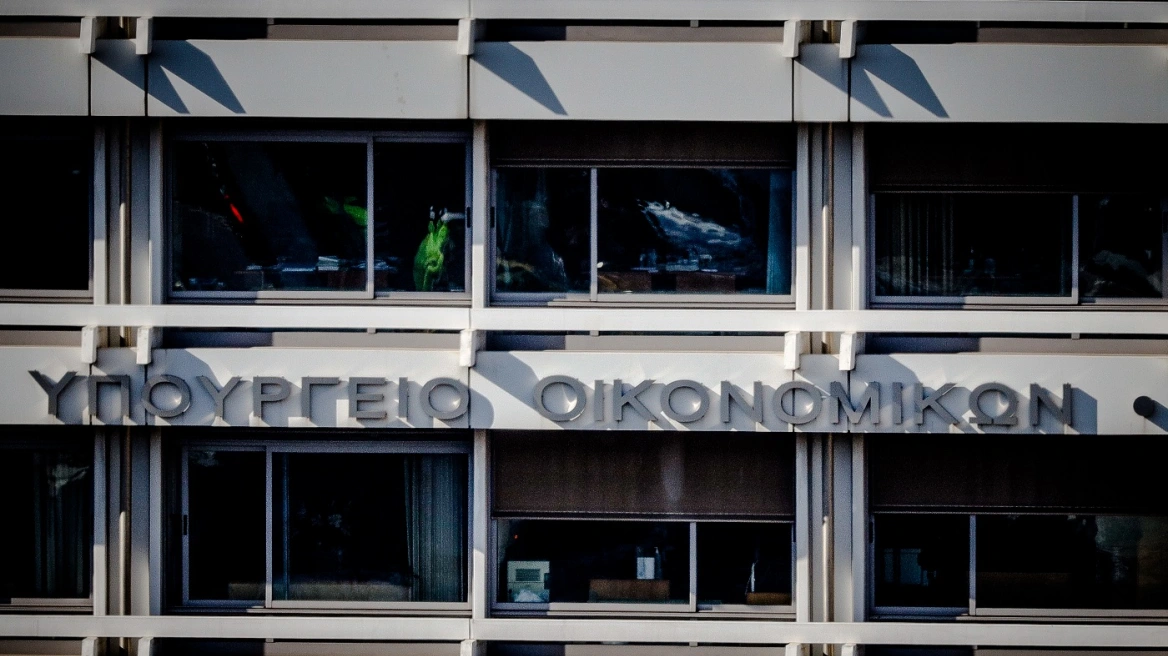 Το φθινοπωρινό στοίχημα της κυβέρνησης για αύξηση δαπανών και εσόδων