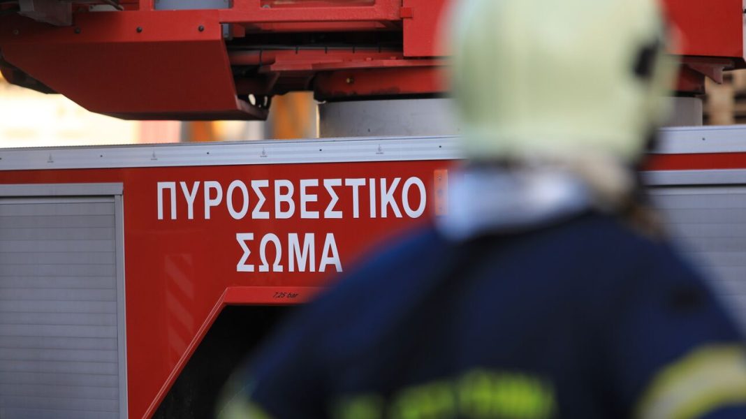Σε εξέλιξη η φωτιά στον Ασπρόπυργο – Μεγάλη «μάχη» της Πυροσβεστικής