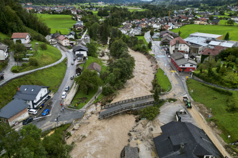 Επείγουσα βοήθεια από ΕΕ και ΝΑΤΟ ζήτησε η Σλοβενία για την αντιμετώπιση των καταστροφικών συνεπειών των πλημμυρών