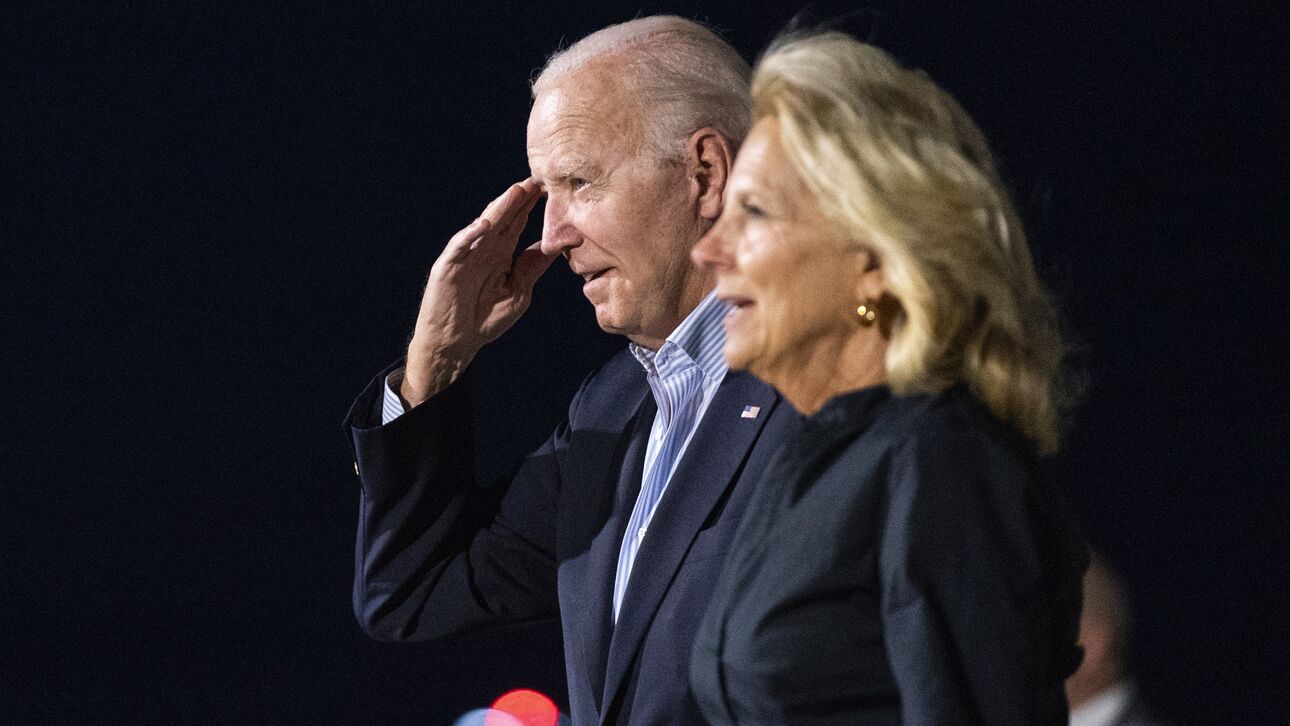 Πυρκαγιές στη Χαβάη: Στο πλευρό των πληγέντων στο Μάουι ο Μπάιντεν