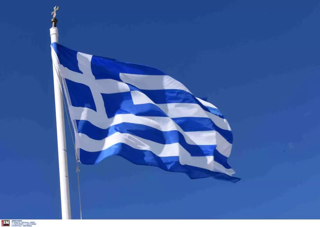 Βούλγαρος υπέστειλε την ελληνική σημαία στο λιμάνι και ανέβασε σημαία της χώρας του