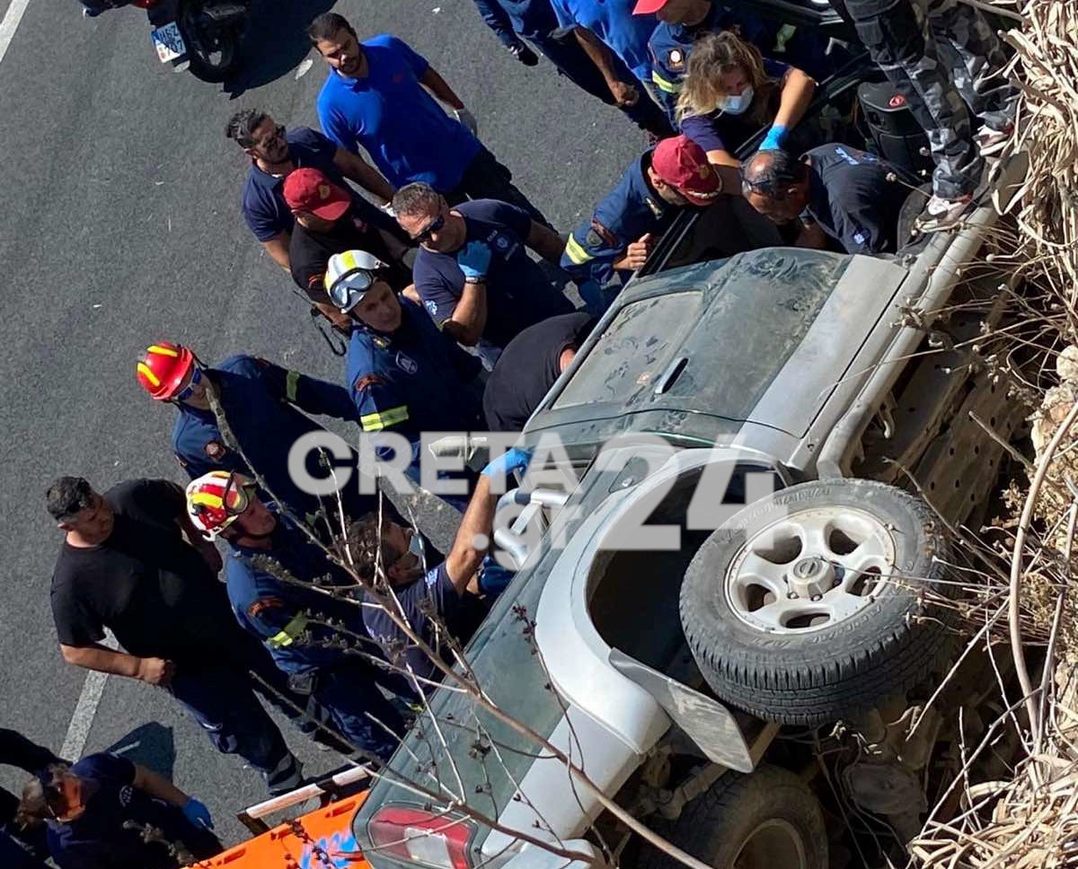 Αυτοκίνητο «τούμπαρε» στον ΒΟΑΚ – Εγκλωβίστηκαν οι επιβάτες