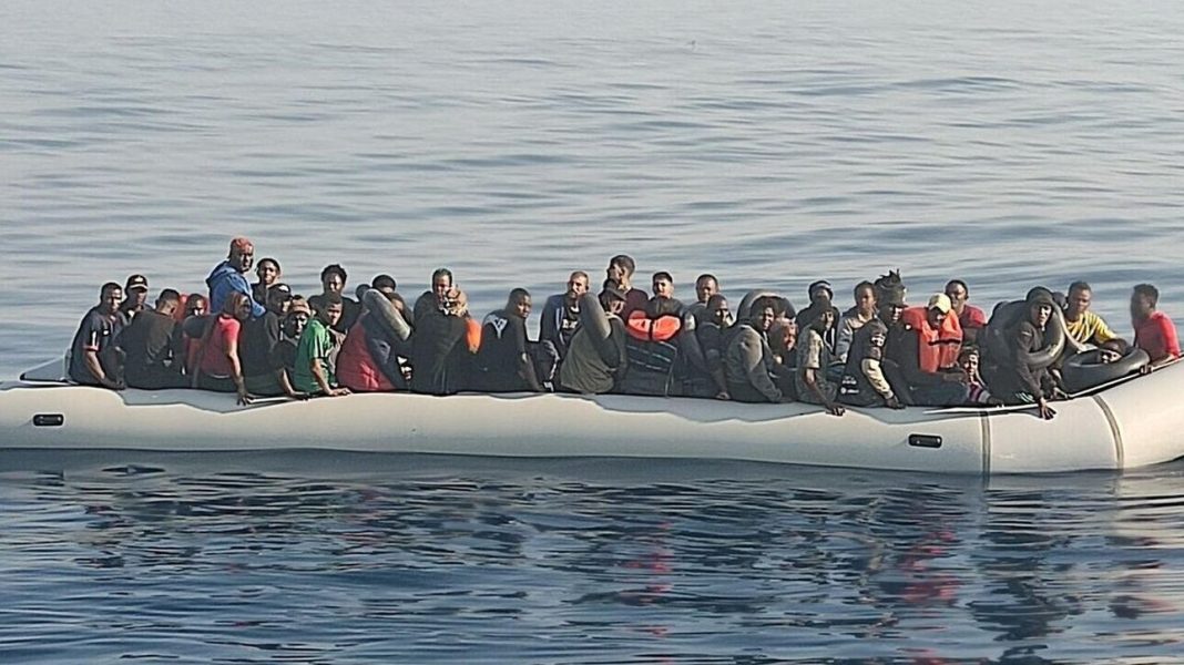 Ναυάγιο ανοιχτά της Μυτιλήνης: Τέσσερις νεκροί μετανάστες, 19 διασωθέντες