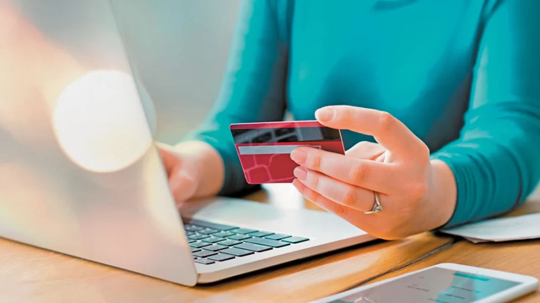 Παγίδα στο «μαύρο χρήμα» στήνει η Εφορία με το ψηφιακό πελατολόγιο - Ποιους αφορά