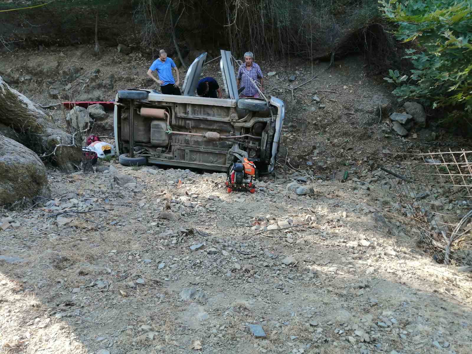 Κρήτη: Απεγκλωβίστηκε η 52χρονη που έπεσε με το αυτοκίνητό της σε χαντάκι 10 μέτρων