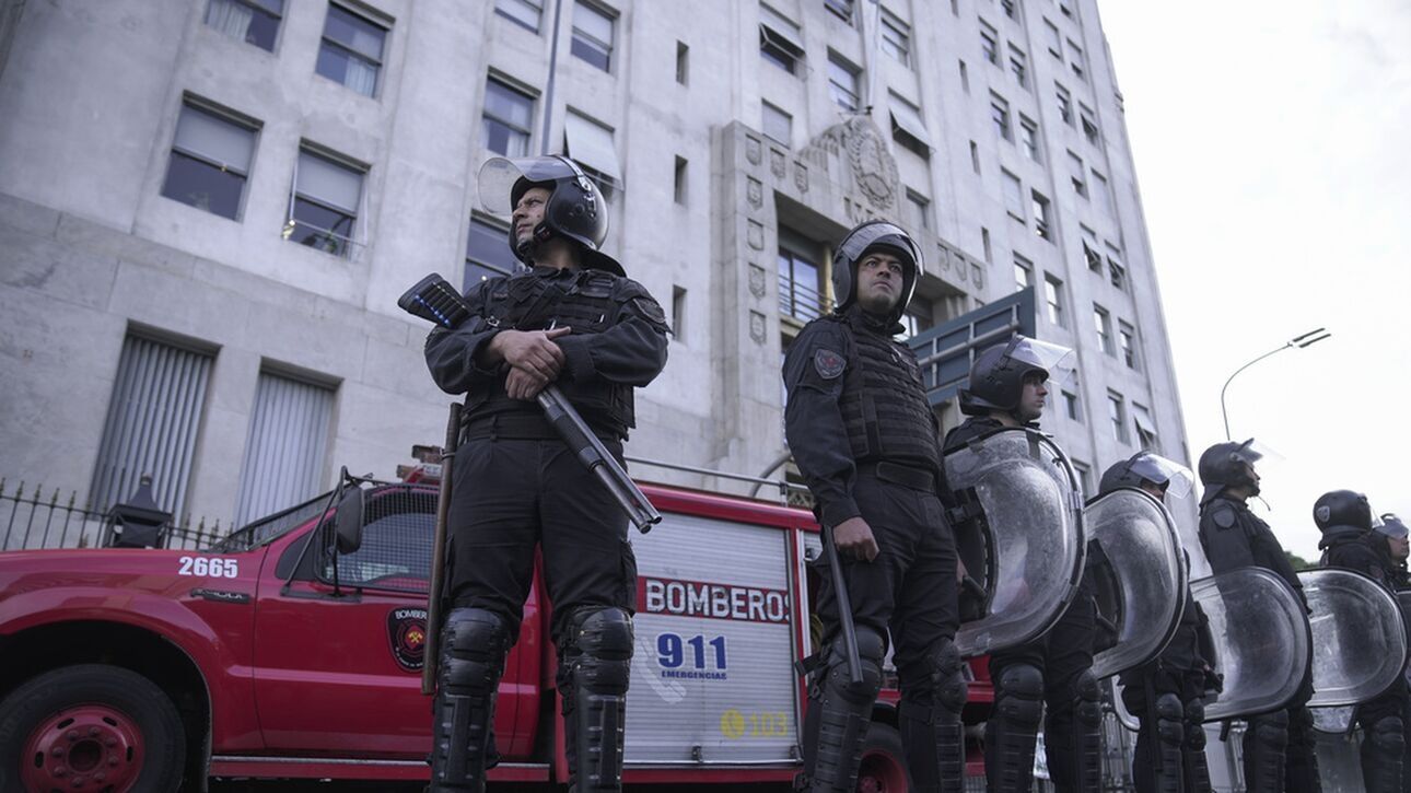 Αργεντινή: Μπαράζ λεηλασιών σε καταστήματα – 30 συλλήψεις