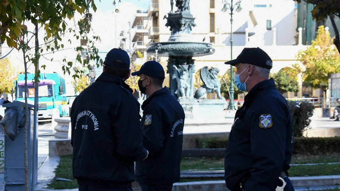 Παράνομοι κατασκηνωτές χτύπησαν αστυνομικούς και πήγαν να αρπάξουν υπηρεσιακό όπλο