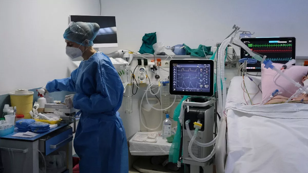 Κορωνοϊός: Μελέτη σε Έλληνες ασθενείς δείχνει το όφελος από τα αντιικά χάπια