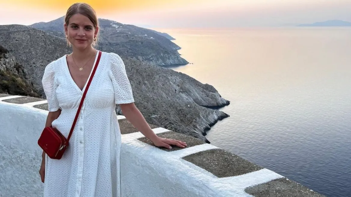 Δανάη Μιχαλάκη: Απολαμβάνει τις διακοπές της στη Φολέγανδρο