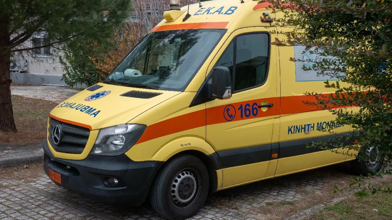 Στο νοσοκομείο πέντε εργαζόμενο σε αποθήκη φαρμάκων - Ήρθαν σε επαφή και εισέπνευσαν καυστικό υγρό