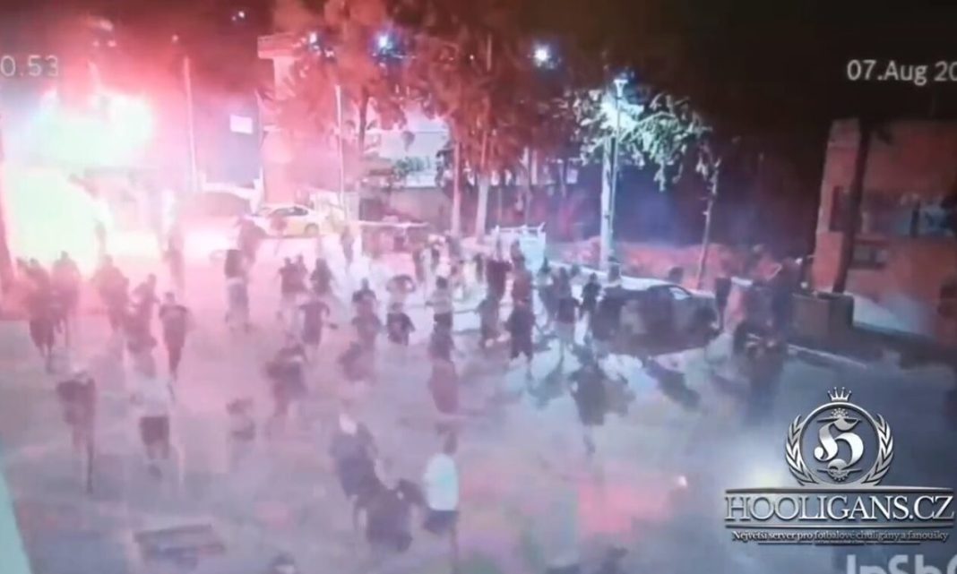 Δολοφονία Μιχάλη Κατσουρή: Νέο βίντεο με τις βίαιες συγκρούσεις οπαδών έξω από την OPAP Arena