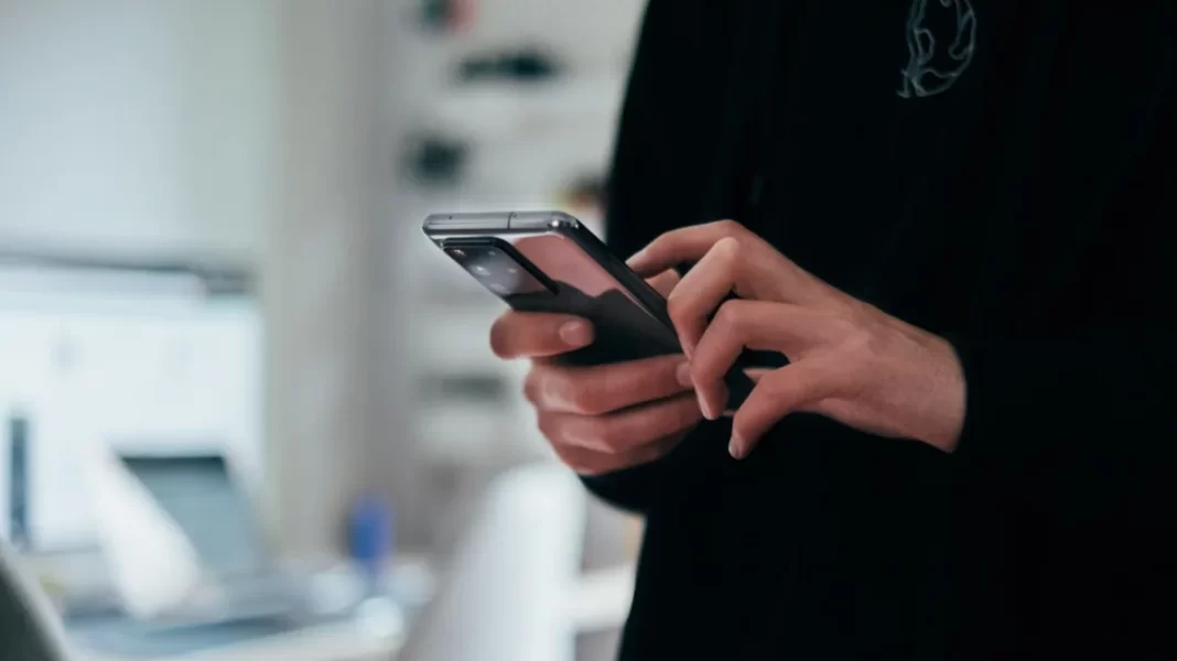 Με μηνύματα και «app» θα υπενθυμίζει η Εφορία στους οφειλέτες τις υποχρεώσεις τους