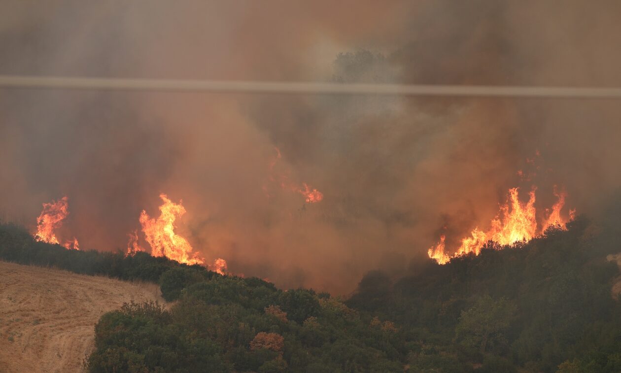 Φωτιά στον Έβρο: Μήνυμα του 112 για εκκένωση της Λευκίμμης
