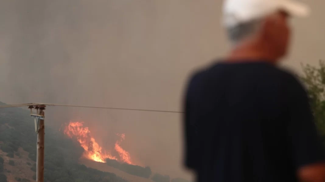 Αλεξανδρούπολη: Μαίνεται η φωτιά για έκτη ημέρα – Ξεκίνησαν ρίψεις νερού τα πτητικά μέσα