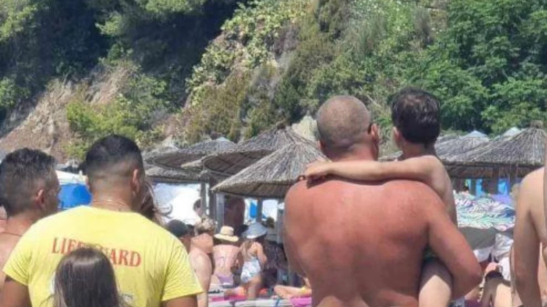 Αναστάτωση σε παραλία με παιδί που χάθηκε – «Ο παππούς του κοιμόταν σε ξαπλώστρα» λένε αυτόπτες μάρτυρες